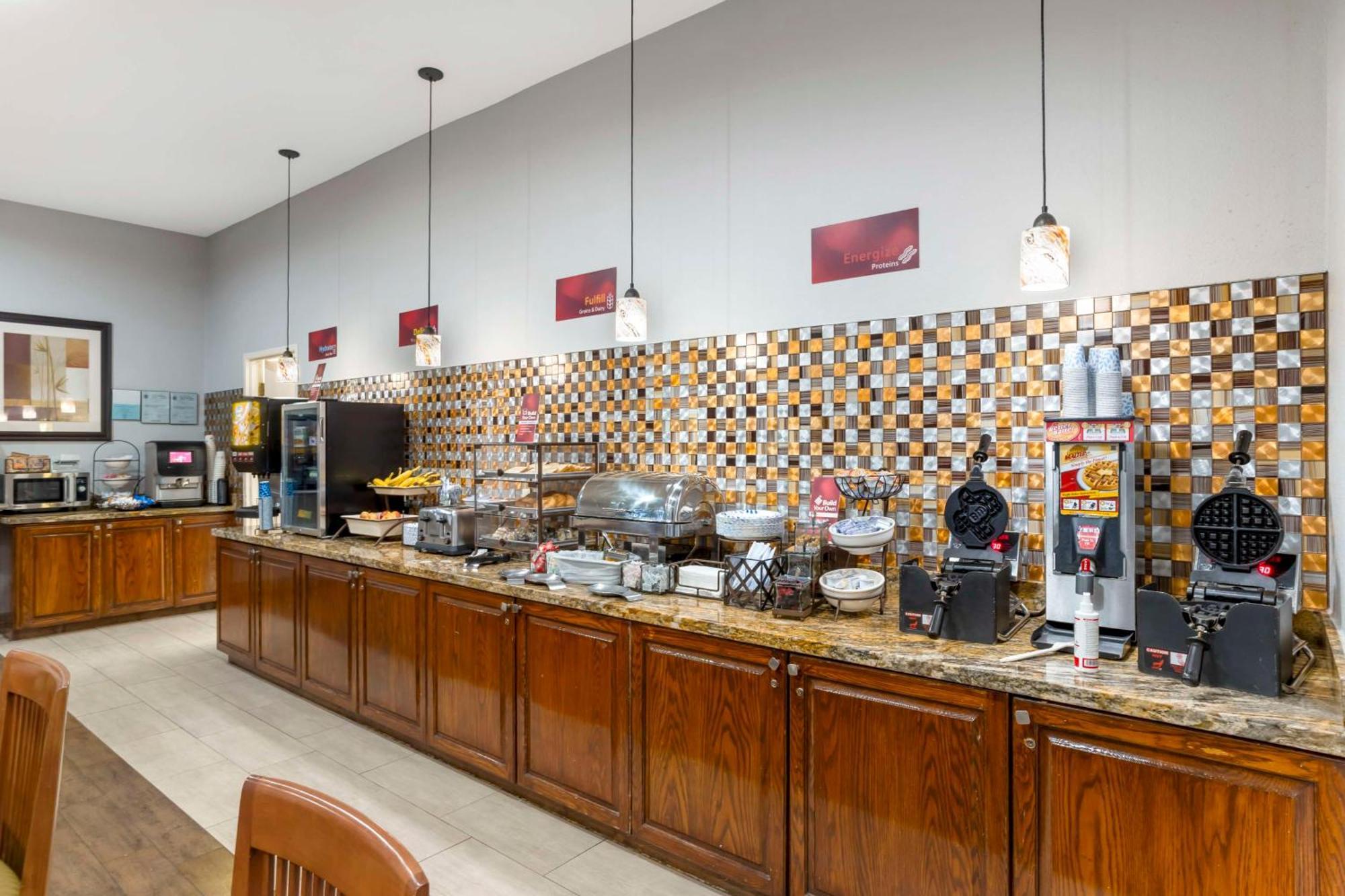 Best Western Plus Hobby Airport Inn And Suites Houston Buitenkant foto