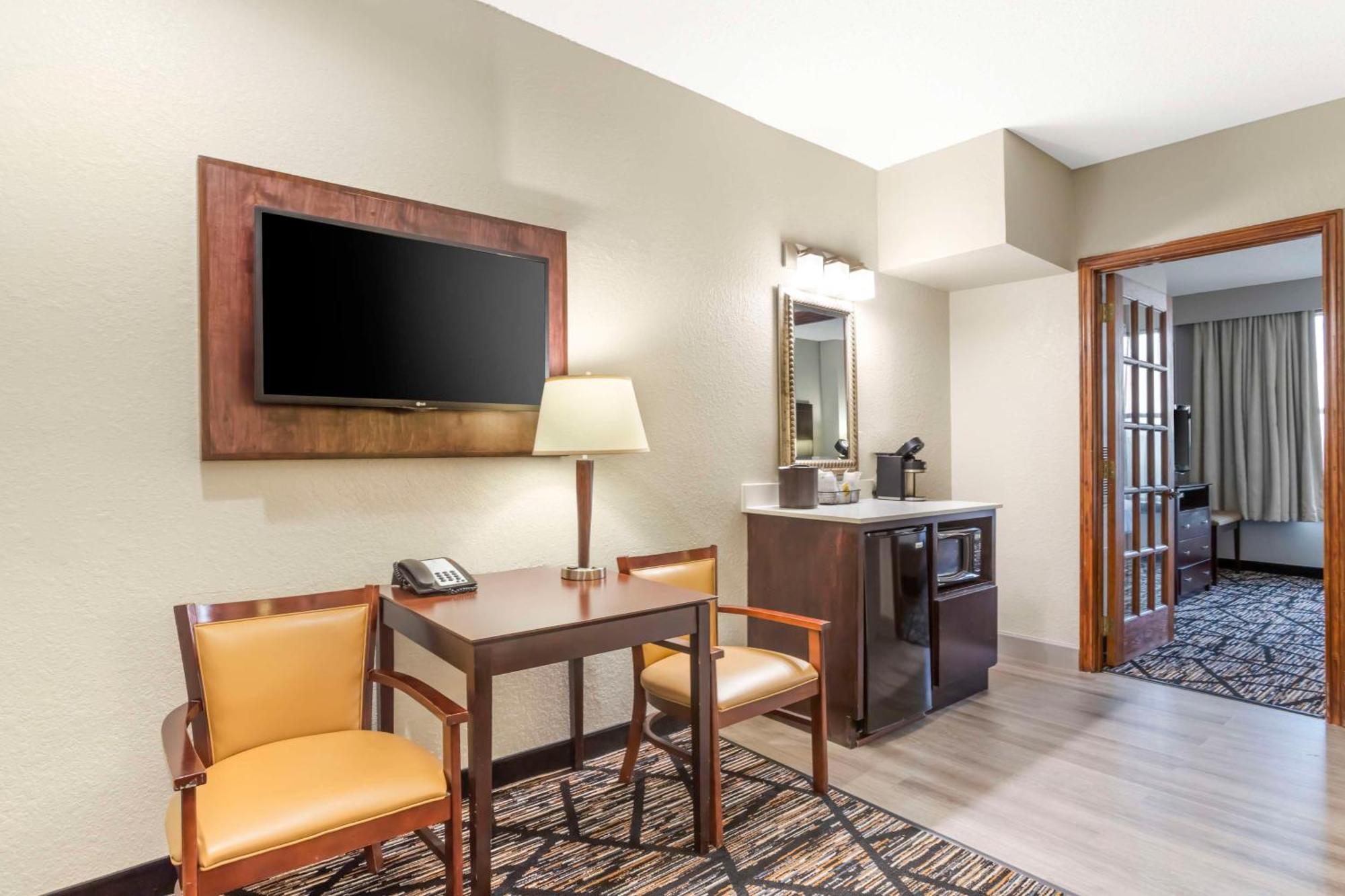 Best Western Plus Hobby Airport Inn And Suites Houston Buitenkant foto