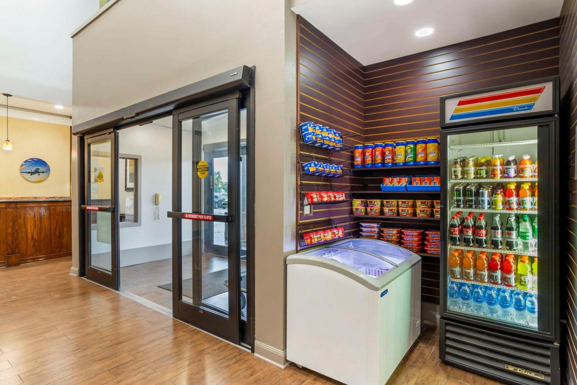 Best Western Plus Hobby Airport Inn And Suites Houston Buitenkant foto