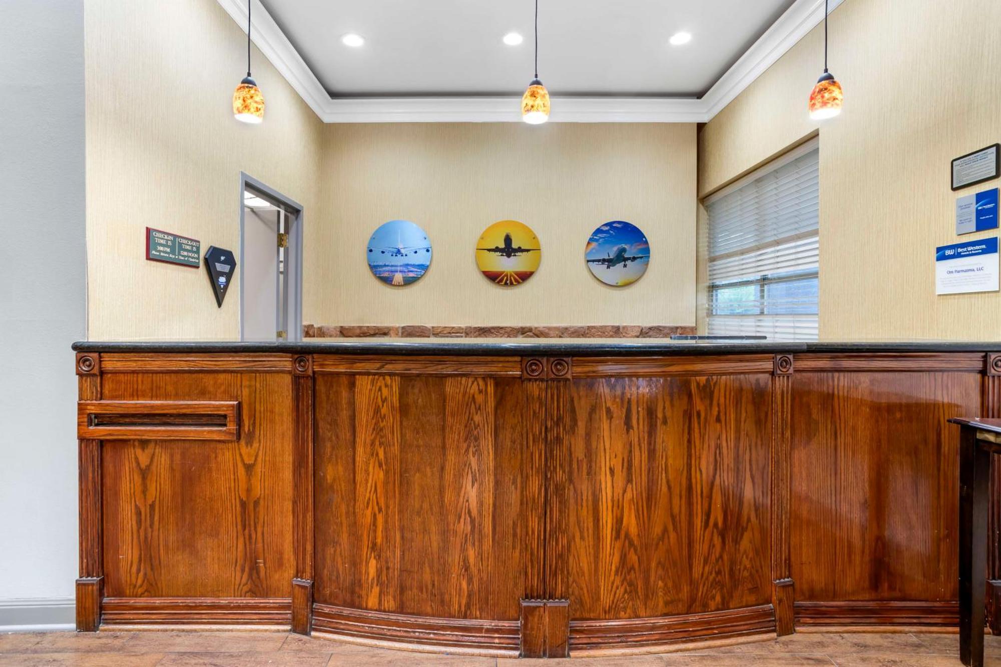 Best Western Plus Hobby Airport Inn And Suites Houston Buitenkant foto